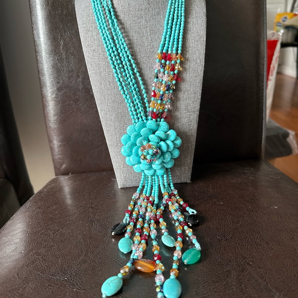Vintage Joan Rivers Starlet Blue Howlite Flower Dangle Lariat Necklace